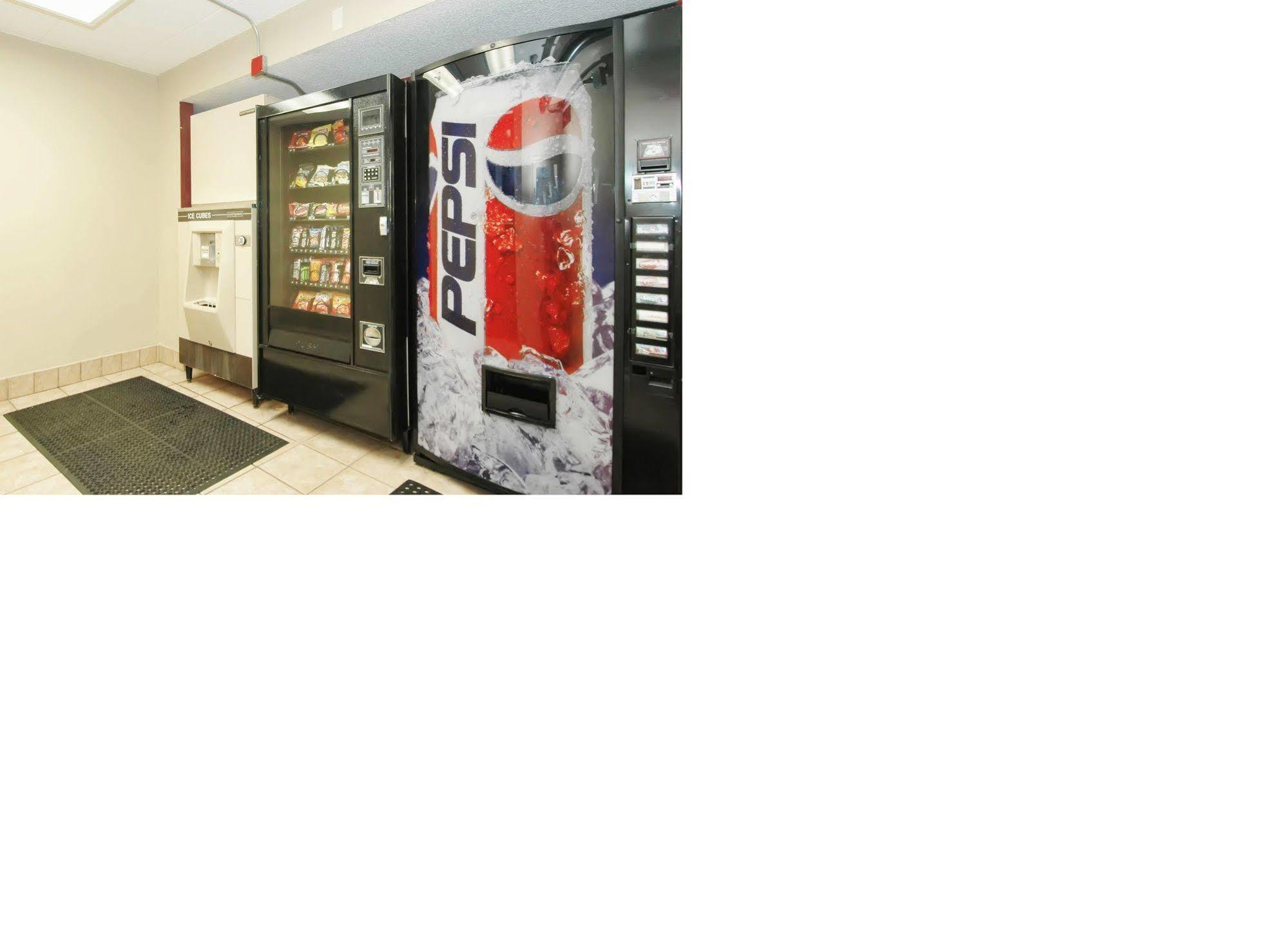 Red Roof Inn Buffalo - Hamburg/ I-90 Екстер'єр фото